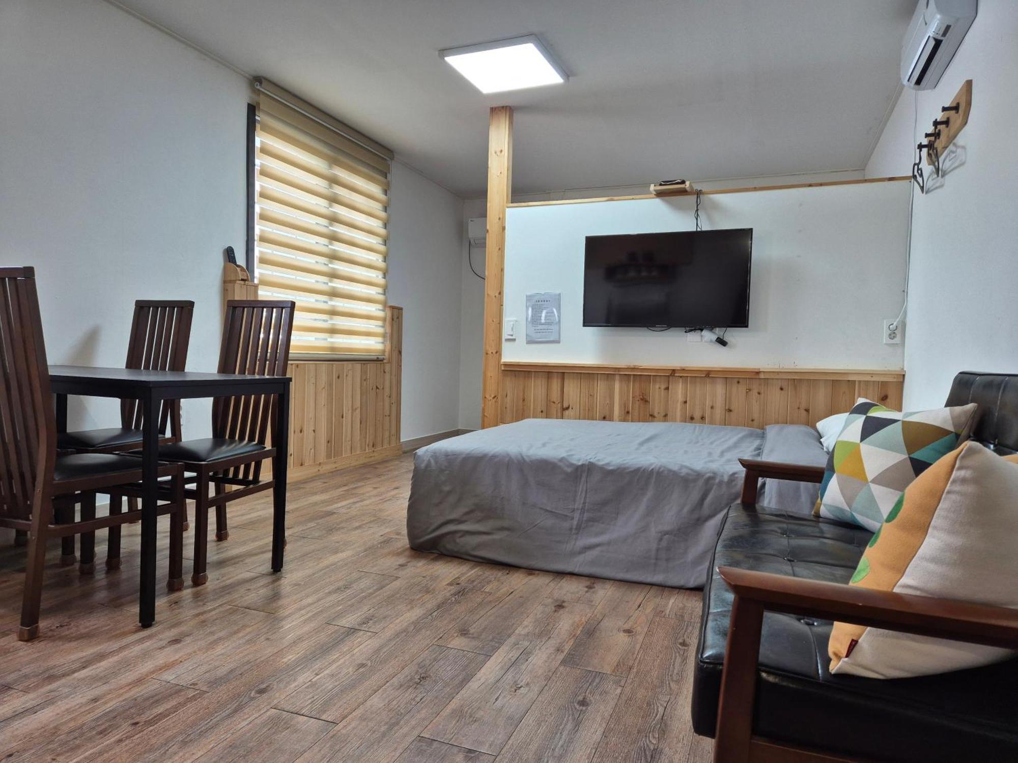 Jeju Soroan Pension Seogwipo Extérieur photo